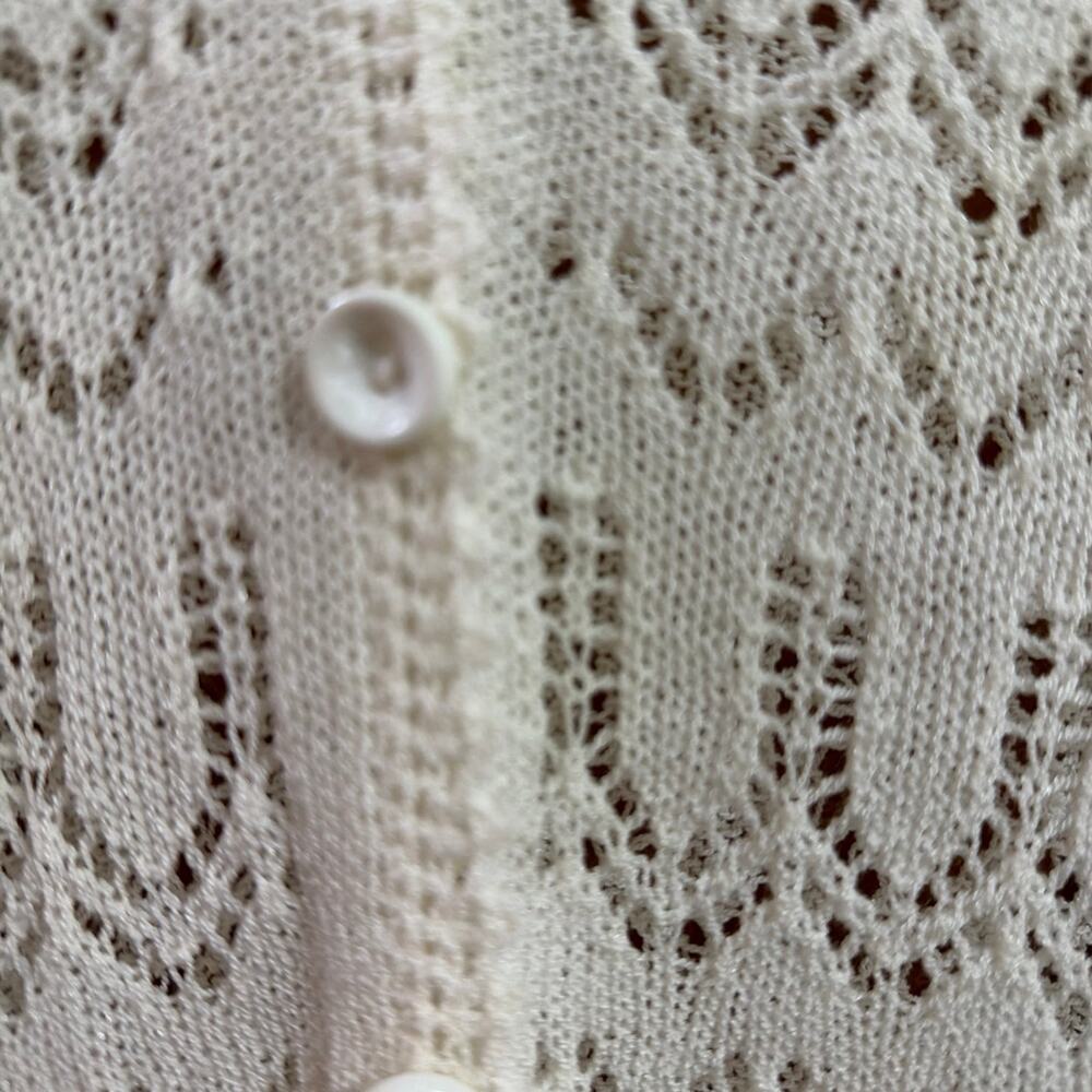 Beautiful vintage lace Cardigan Missing Size Tag! Measurements are a small! - Picture 2 of 4